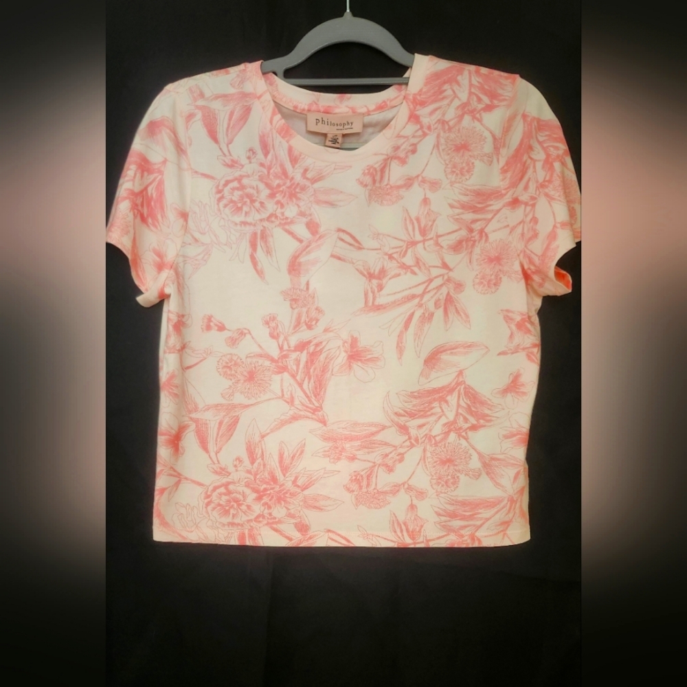 Philosophy Cropped T shirt. Size Large. NWT